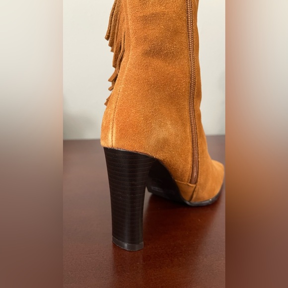 Predictions Leather Collection Tan Suede Fringe Heeled Booties - Size 7 - Picture 9 of 16